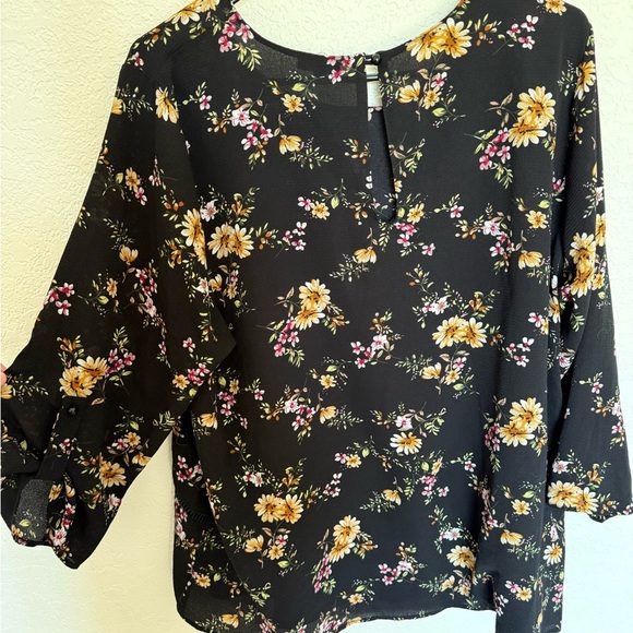 🌼 Zenobia Black Blouse with Yellow and Pink Floral Pattern - Picture 3 of 3